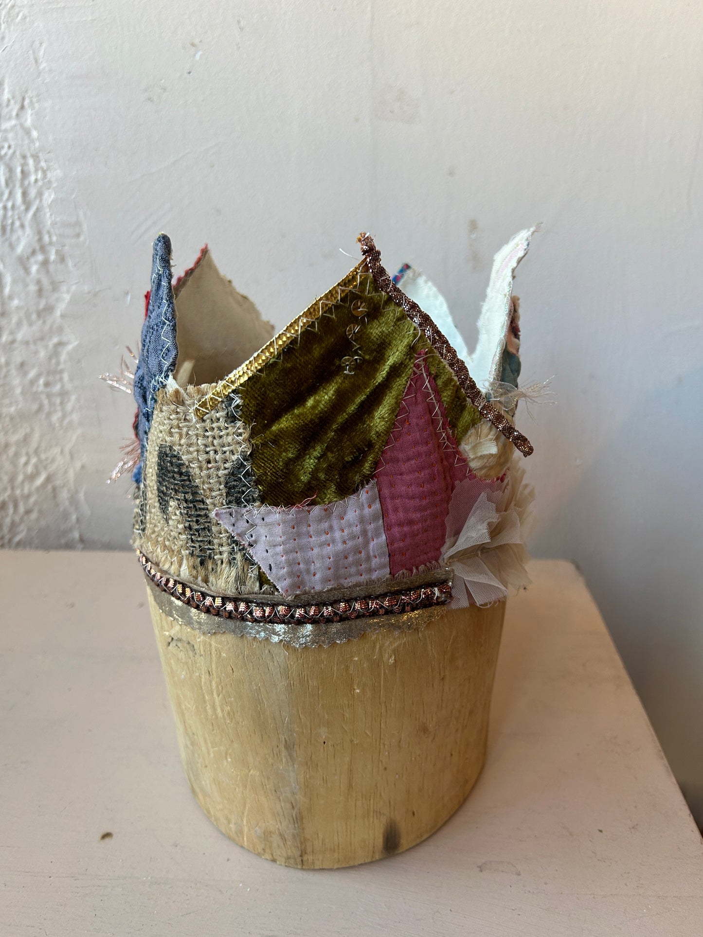 Textile crown 2