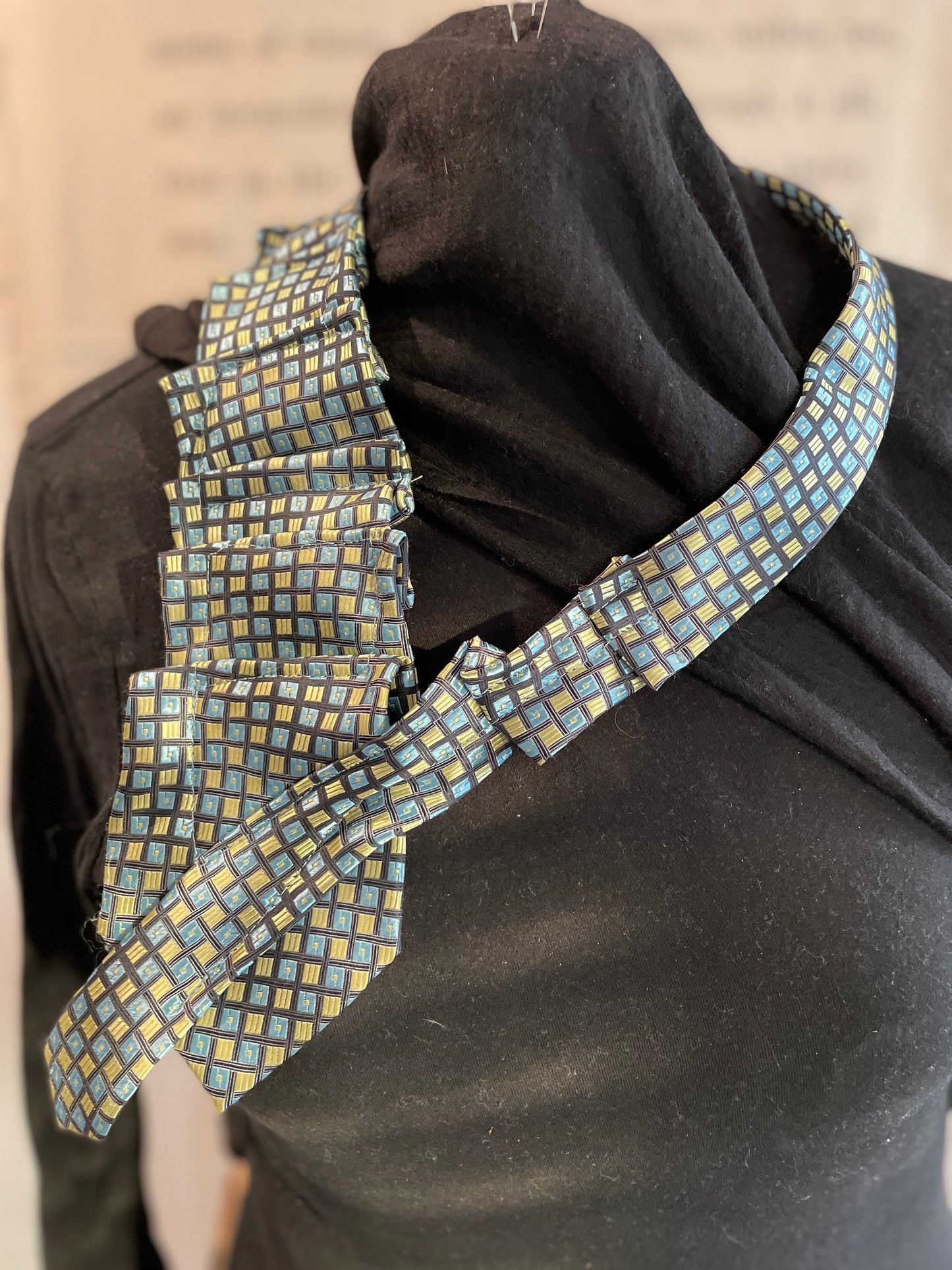 Topsy-Turvy Tie 1