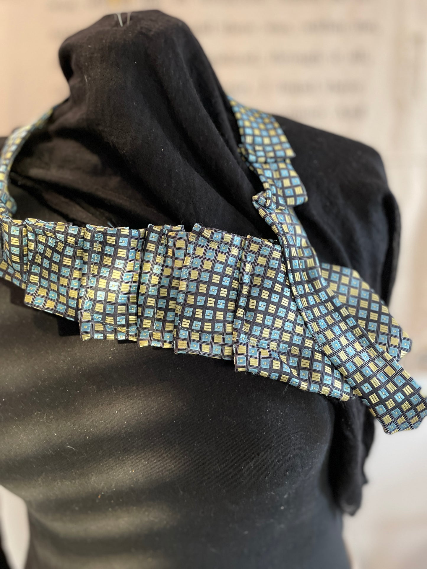 Topsy-Turvy Tie 1